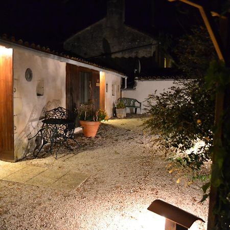 Bed and Breakfast Le Moulin De Lusseau Chef-Boutonne Pokój zdjęcie