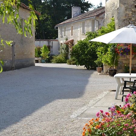 Bed and Breakfast Le Moulin De Lusseau Chef-Boutonne Zewnętrze zdjęcie
