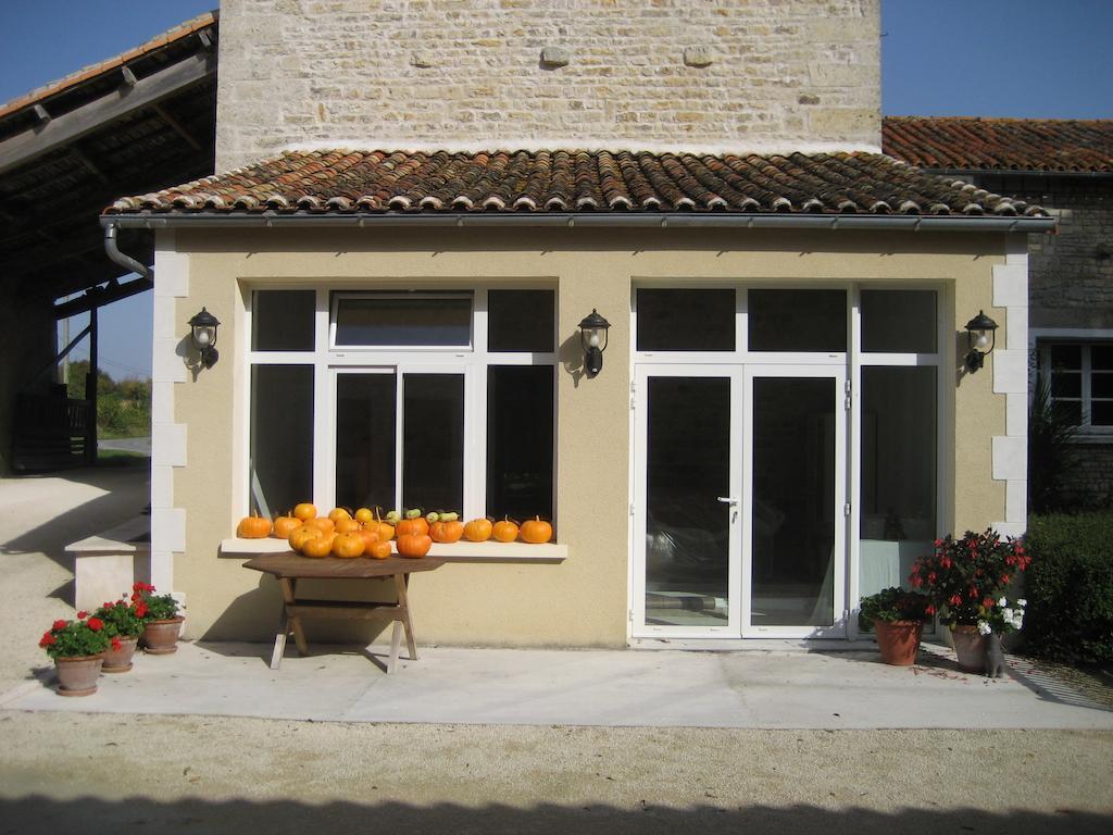 Bed and Breakfast Le Moulin De Lusseau Chef-Boutonne Zewnętrze zdjęcie