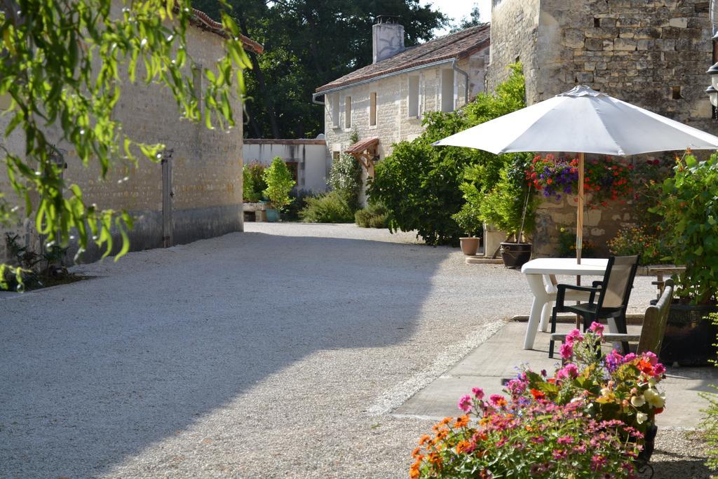Bed and Breakfast Le Moulin De Lusseau Chef-Boutonne Zewnętrze zdjęcie